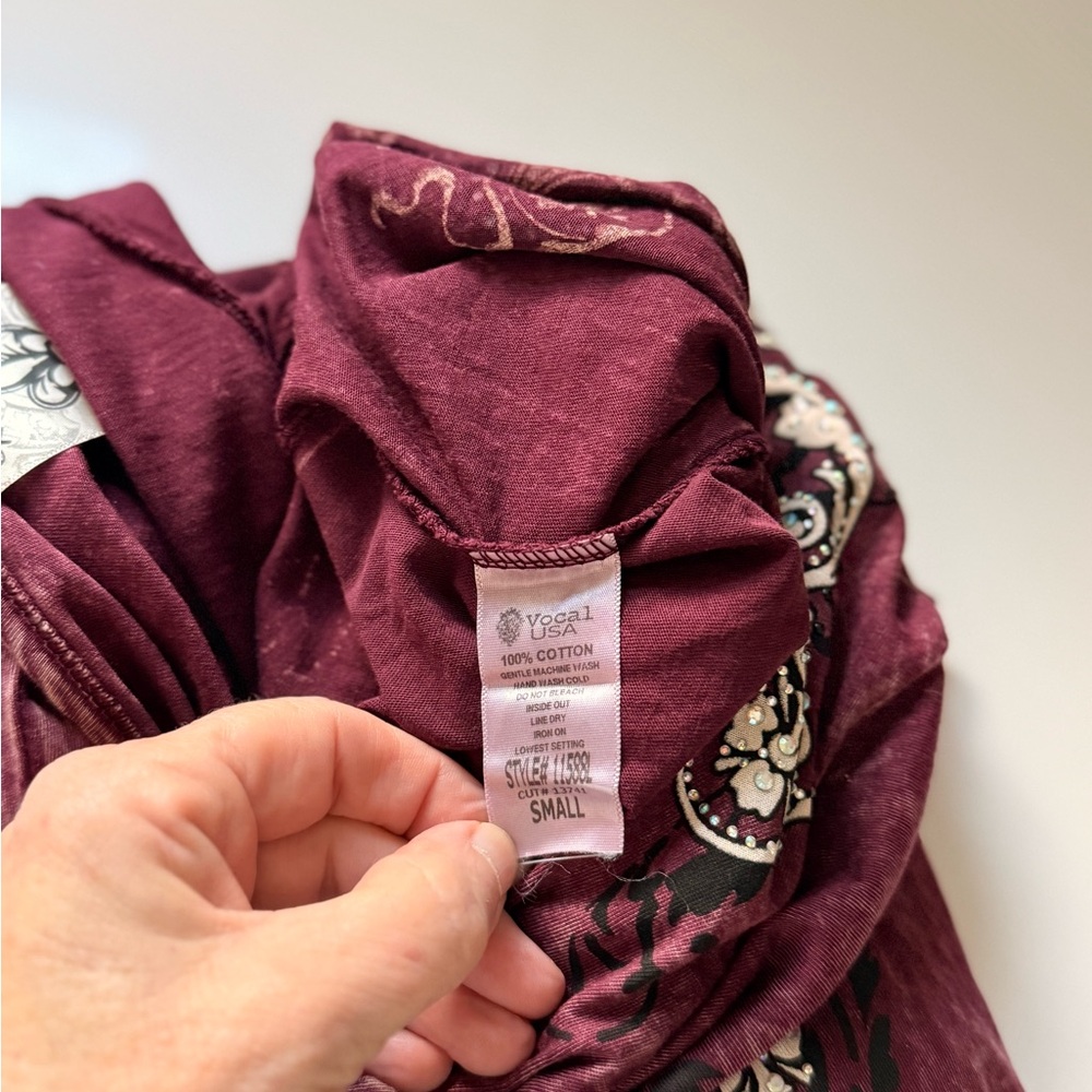 Vocal Burgundy and Black Embroidered Top Vintage fringe - Picture 6 of 7